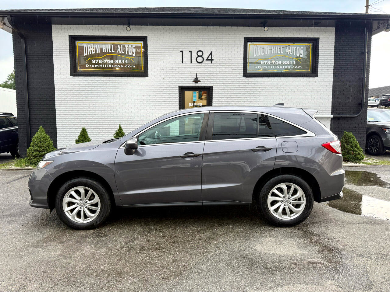 Used 2017 Acura RDX AWD image 2