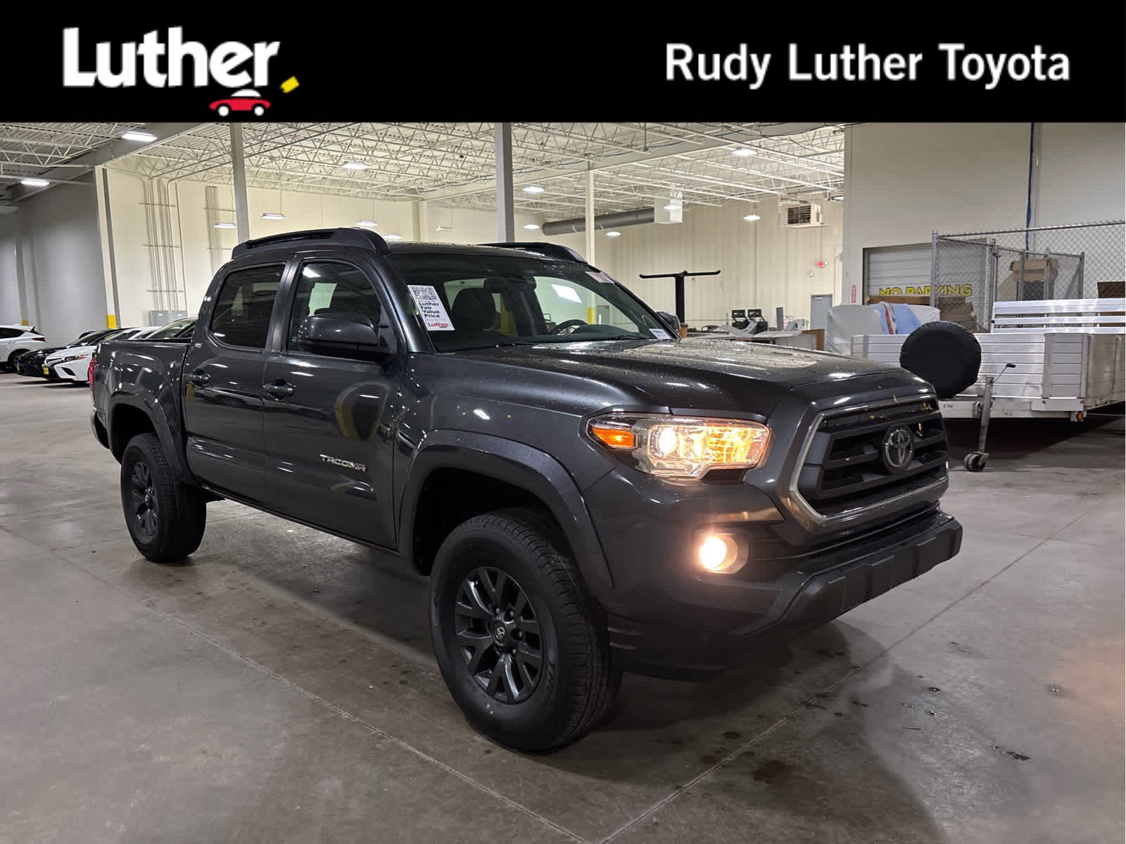 Certified 2020 Toyota Tacoma SR5 AWD/4WD image 1