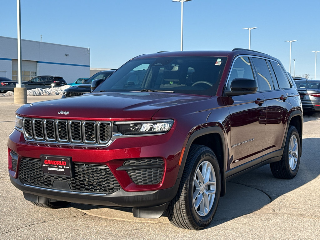 Used 2024 Jeep Grand Cherokee Laredo X w/ Luxury Tech Group I image 2