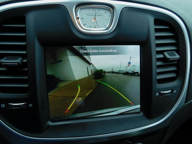 Used 2021 Chrysler 300 Touring L image 12