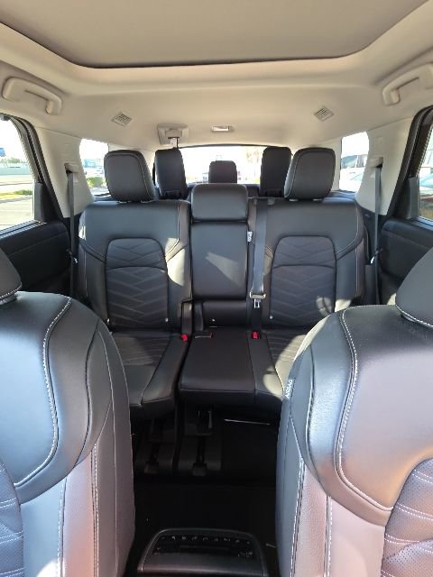 Used 2025 Nissan Pathfinder Platinum w/ Cargo Package AWD/4WD image 22