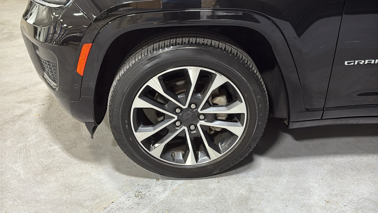 Used 2022 Jeep Grand Cherokee Overland AWD/4WD image 8