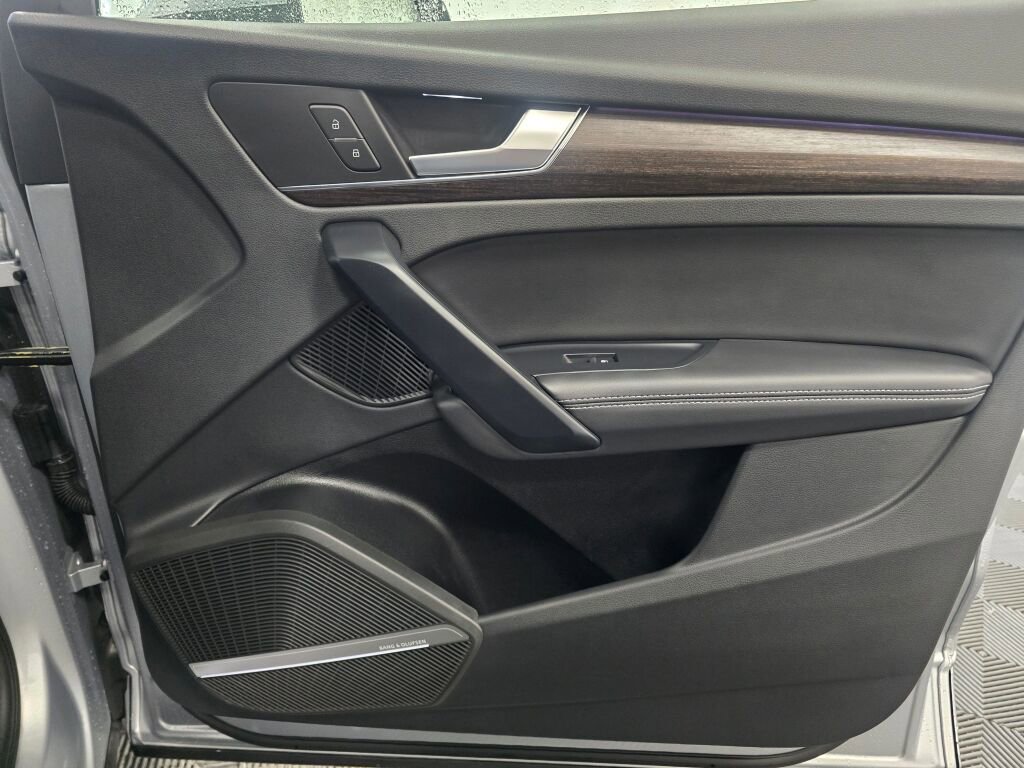 Certified 2025 Audi Q5 2.0T Premium Plus image 26