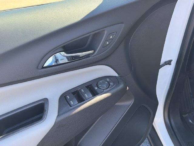 Used 2020 Chevrolet Equinox LS AWD/4WD image 17