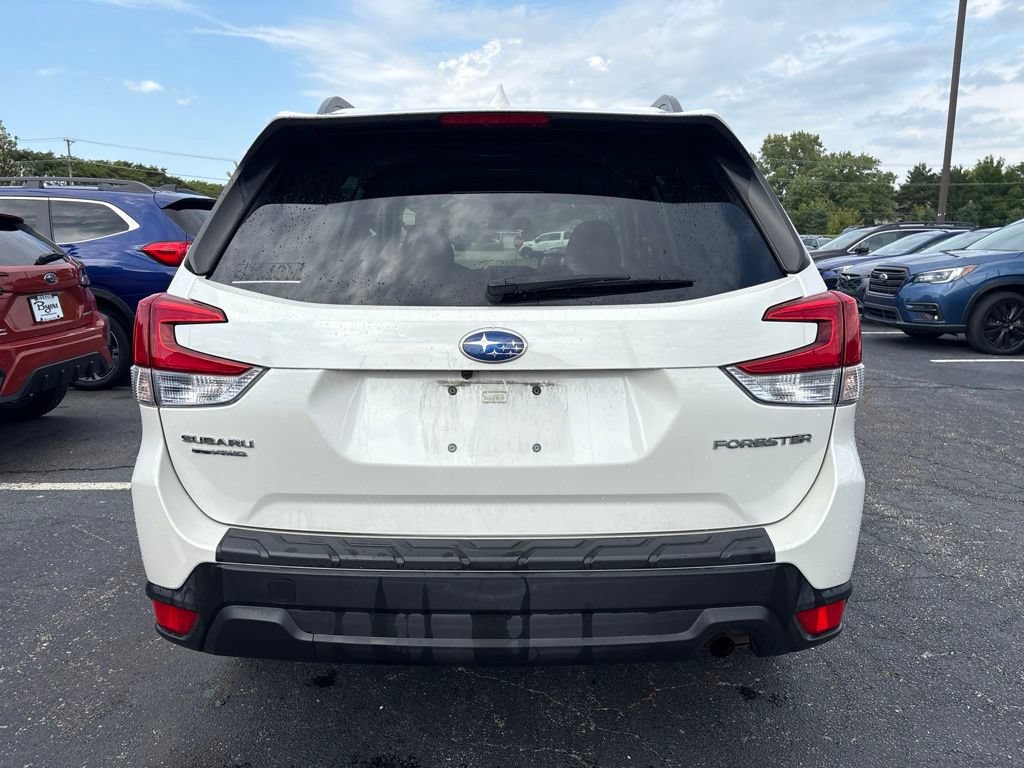 Used 2020 Subaru Forester Premium AWD/4WD image 4