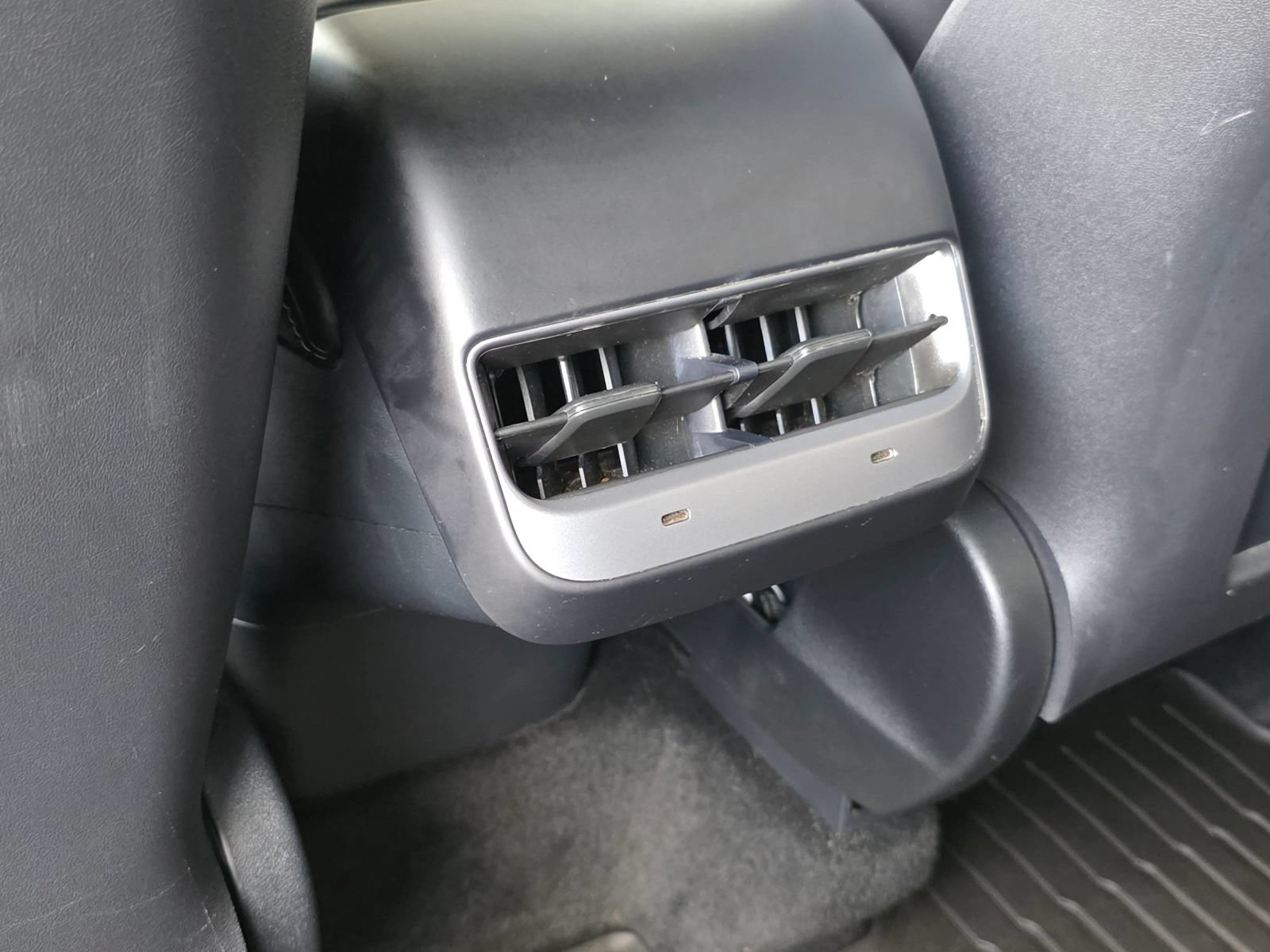Used 2023 Tesla Model Y Performance AWD/4WD image 32
