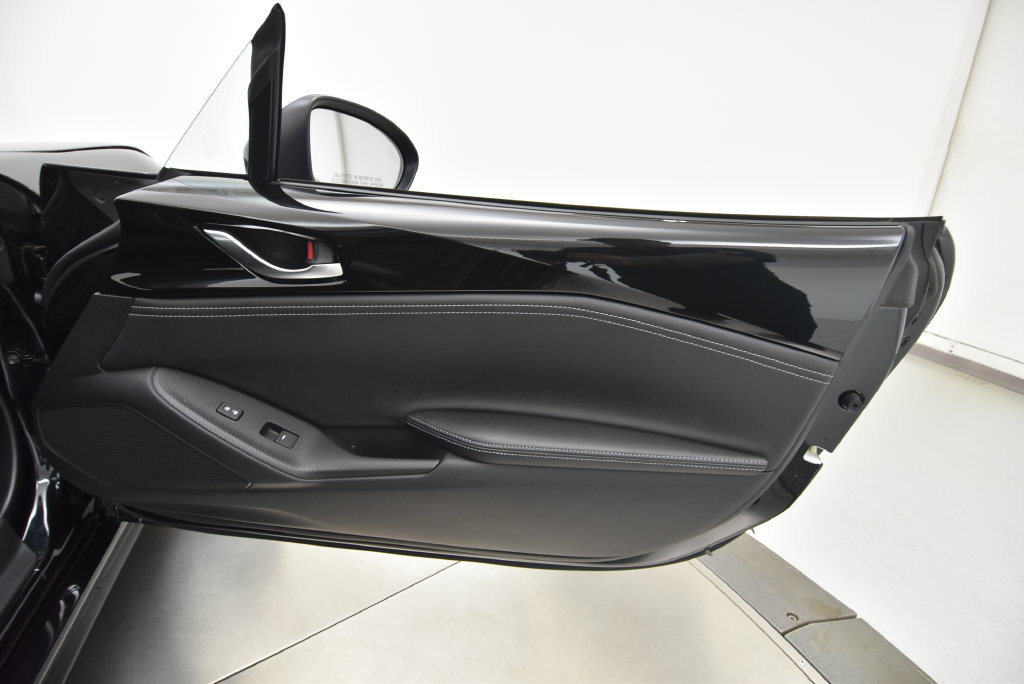 New 2026 MAZDA MX-5 Miata Club w/ Weather Package RWD image 38