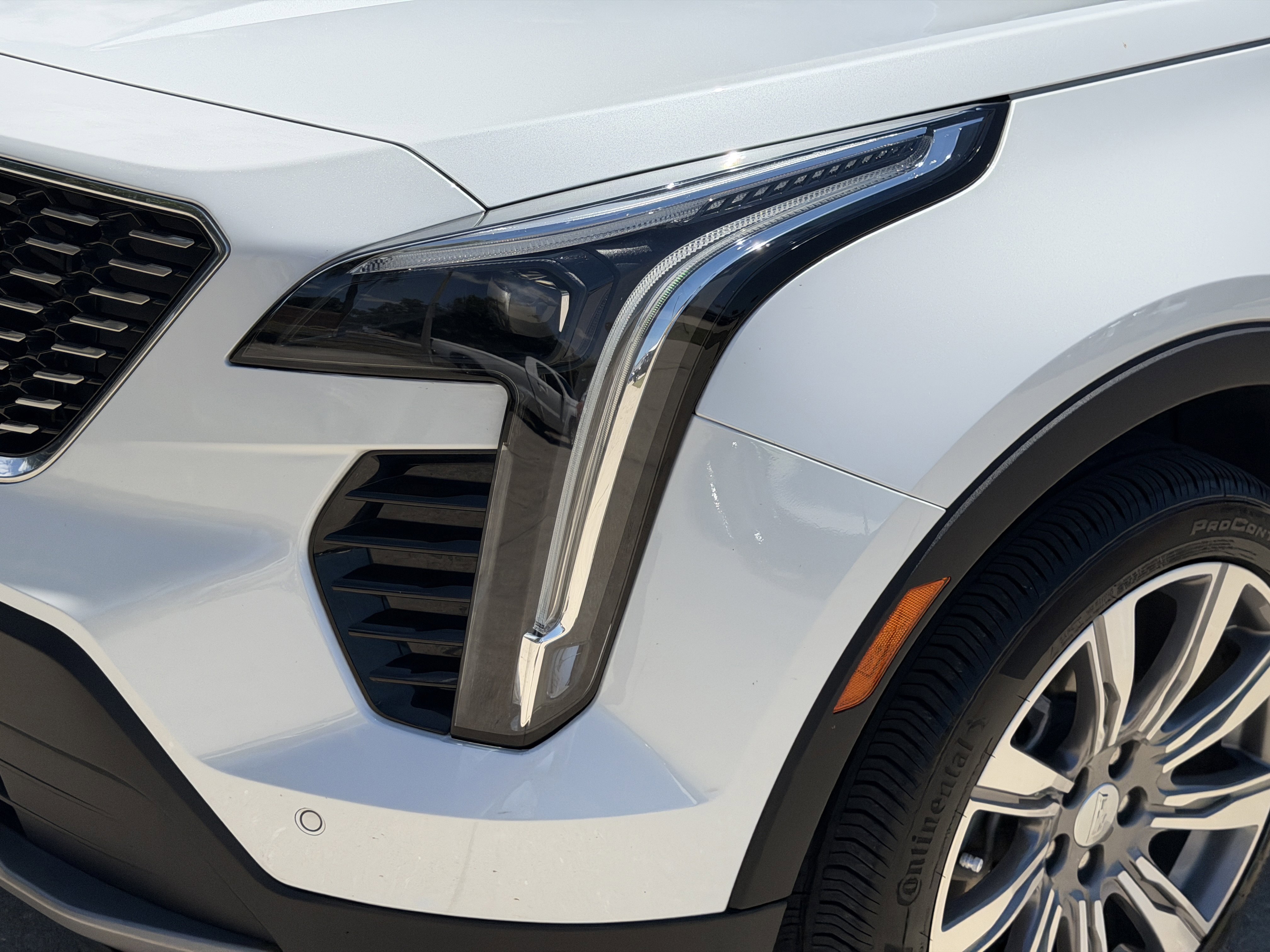 Certified 2023 Cadillac XT4 Premium Luxury w/ Technology Package AWD/4WD image 8