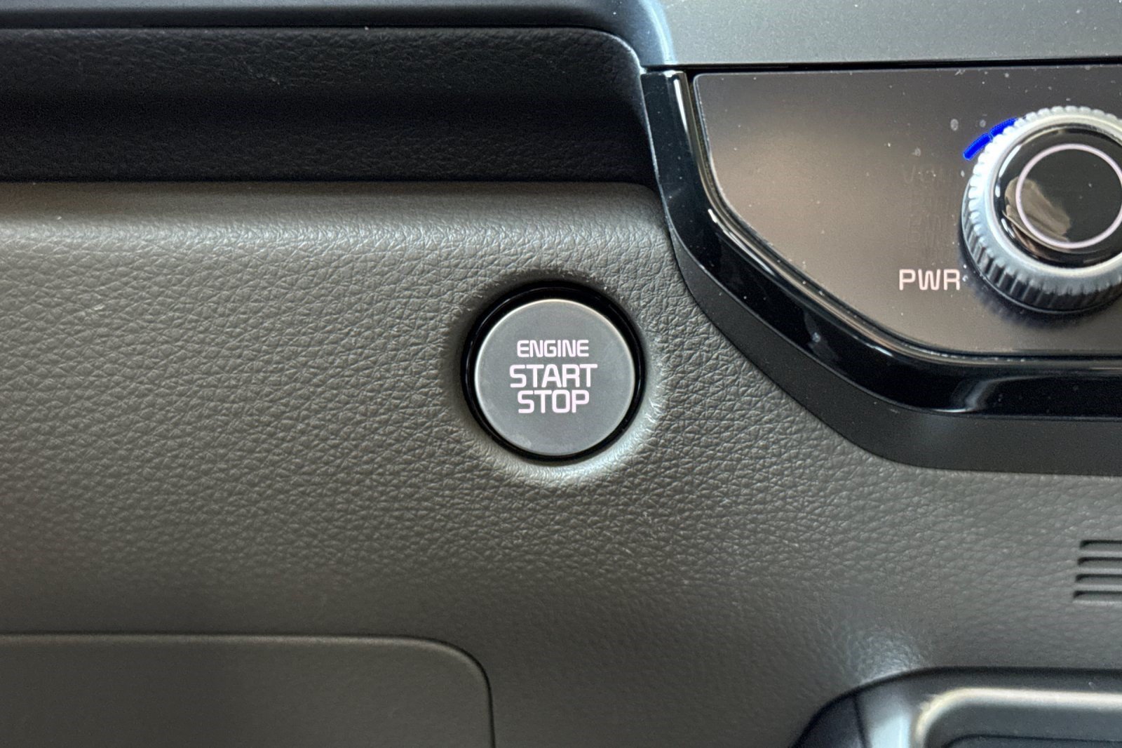 Used 2026 Kia Carnival FWD image 17