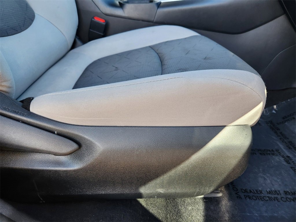 Used 2023 Toyota RAV4 XLE image 17