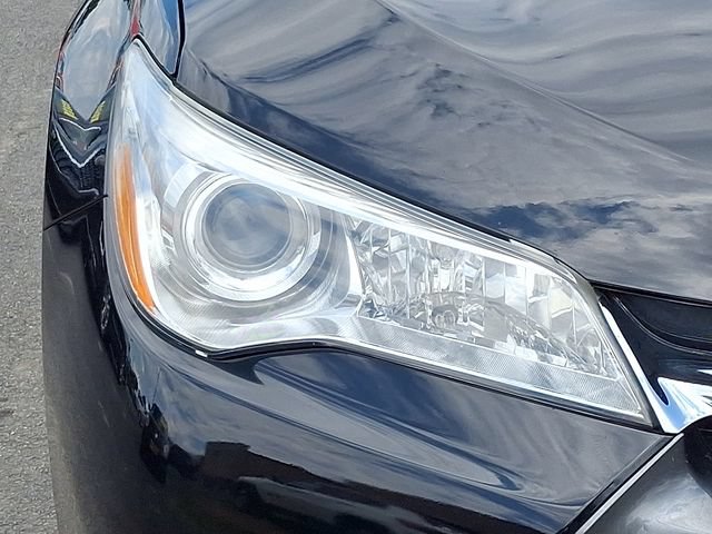 Used 2016 Toyota Camry XLE w/ Moonroof Package FWD image 9