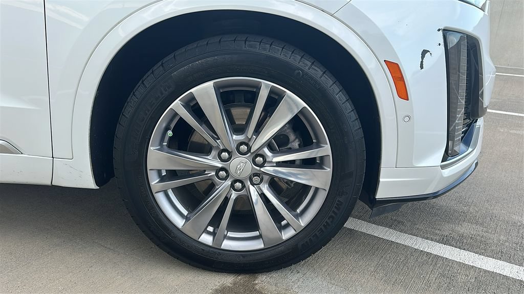 Used 2024 Cadillac XT6 Premium Luxury w/ Technology Package FWD image 16