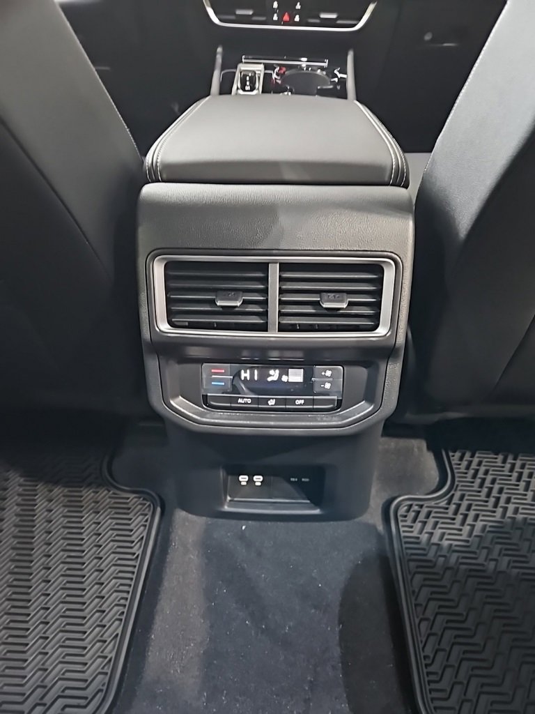 New 2026 Volkswagen Atlas SE image 18