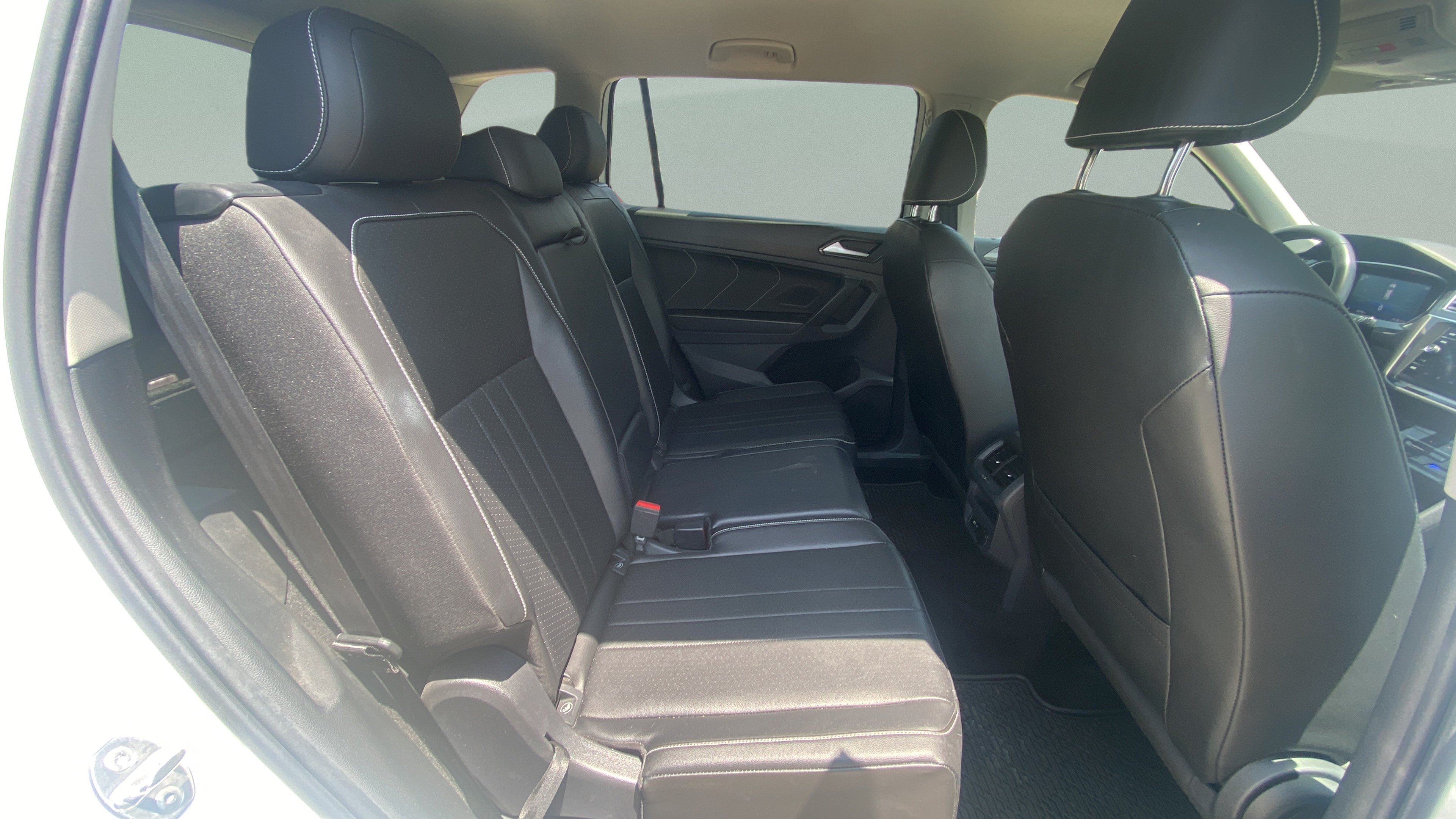 Used 2022 Volkswagen Tiguan SE FWD image 23