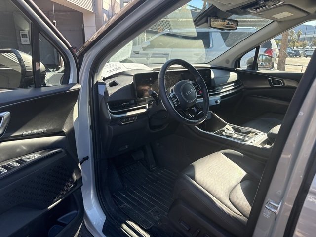 Used 2025 Kia Carnival SX Prestige image 10