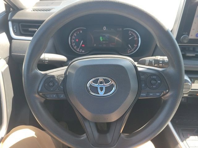 Used 2024 Toyota RAV4 XLE FWD image 14