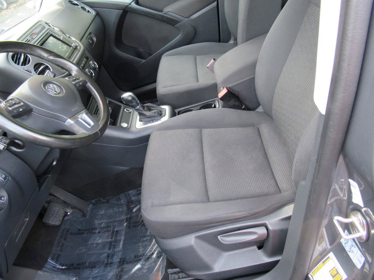 Used 2018 Volkswagen Tiguan Limited AWD/4WD image 24