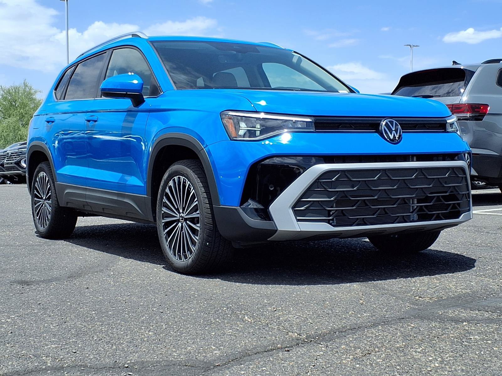 New 2026 Volkswagen Taos SE FWD image 1