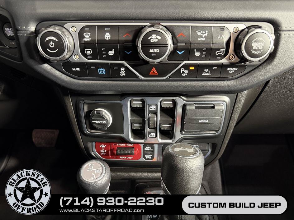 Used 2025 Jeep Wrangler Unlimited Rubicon 4xe w/ Safety Group AWD/4WD image 29