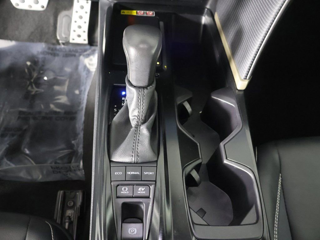 Used 2025 Toyota Camry SE image 41