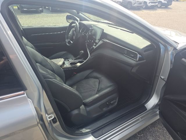Used 2022 Toyota Camry XLE w/ Cold Weather Package FWD image 37