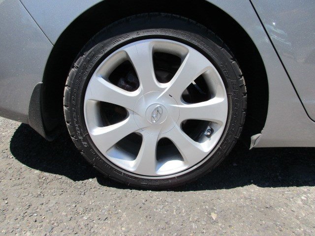 Used 2012 Hyundai Elantra Limited FWD image 13