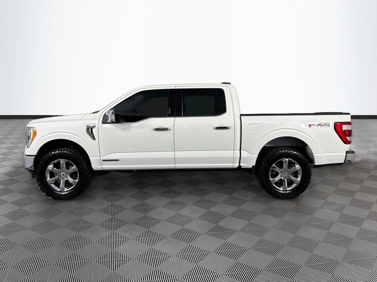 Used 2023 Ford F150 Lariat w/ Max Trailer Tow Package AWD/4WD image 4