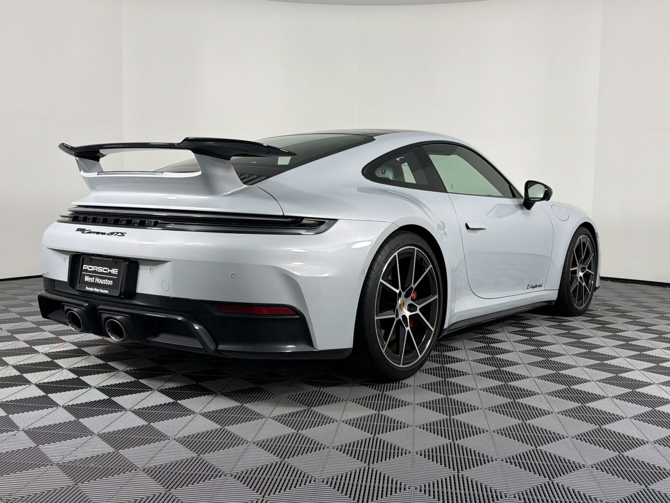 Certified 2026 Porsche 911 Carrera GTS RWD image 9