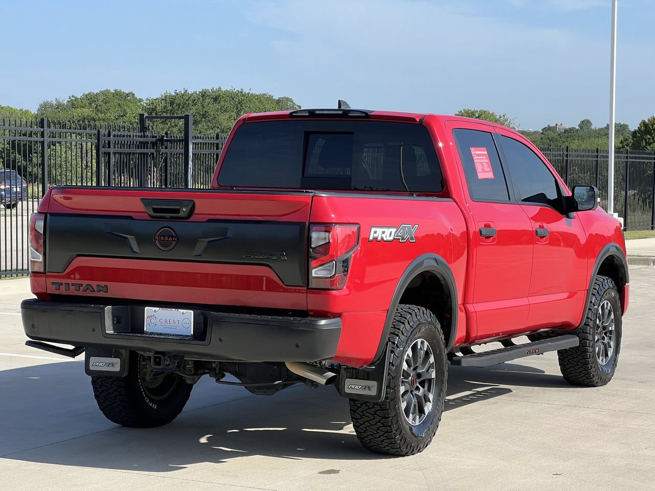 Used 2023 Nissan Titan PRO-4X w/ Pro-4x Convenience Package AWD/4WD image 4