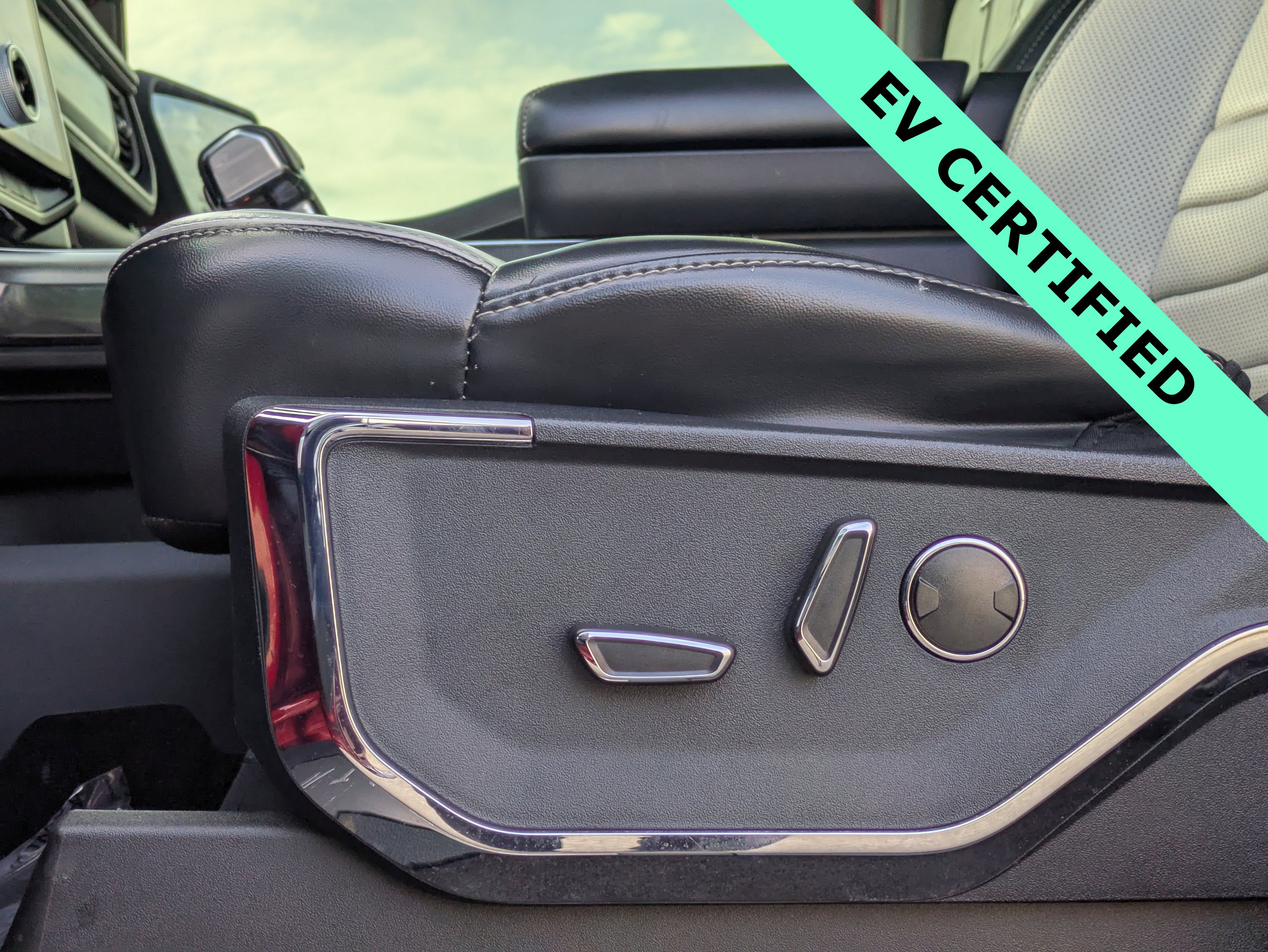 Certified 2023 Ford F150 Lightning Platinum image 23