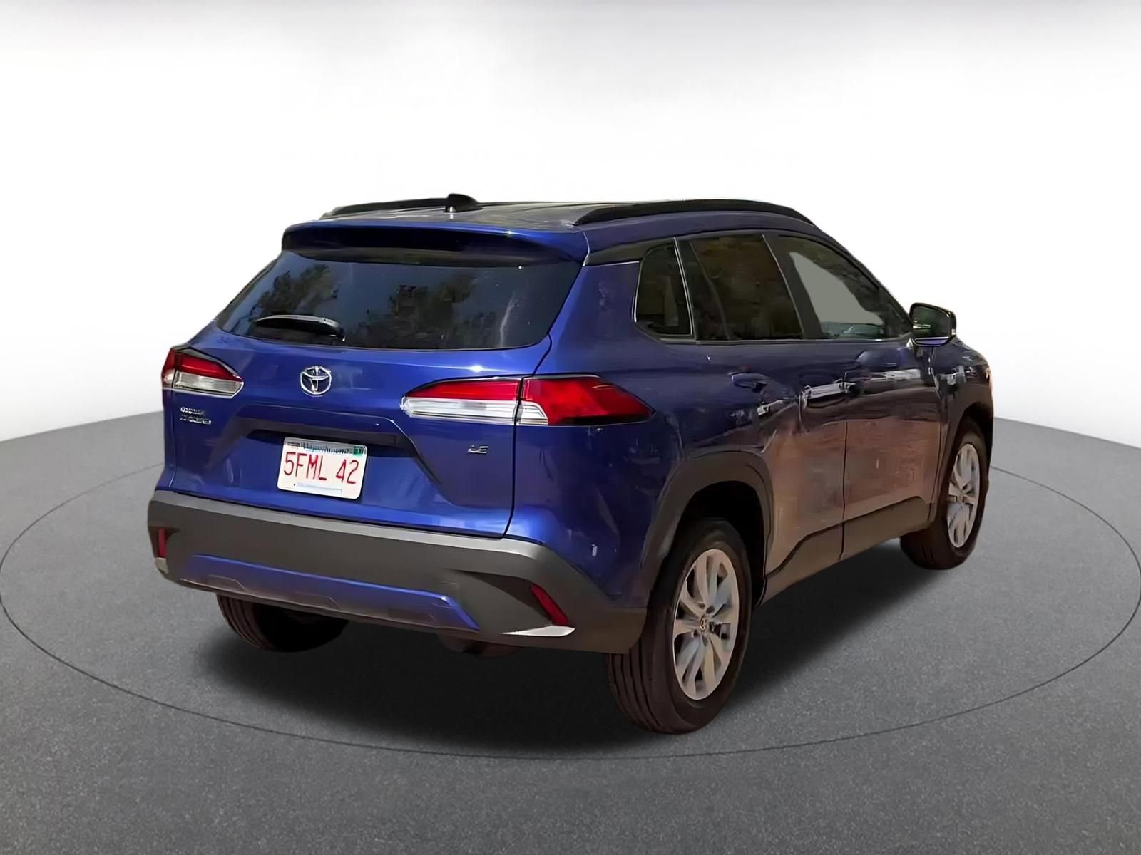 Used 2025 Toyota Corolla Cross LE image 14