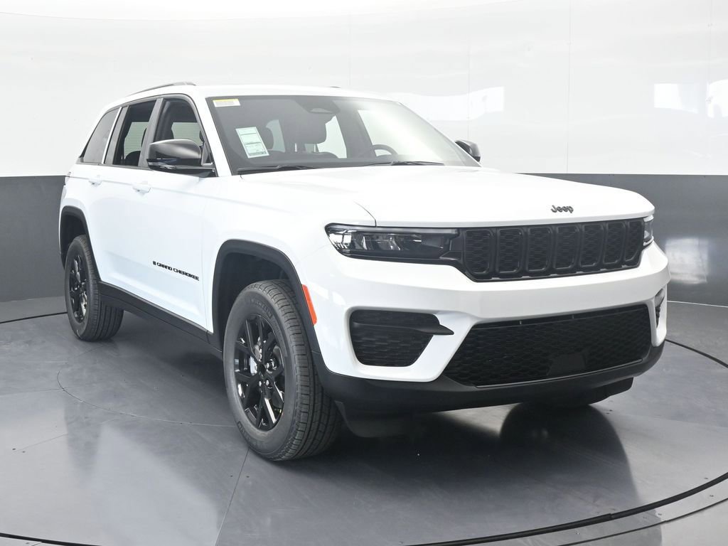 New 2025 Jeep Grand Cherokee Altitude image 9