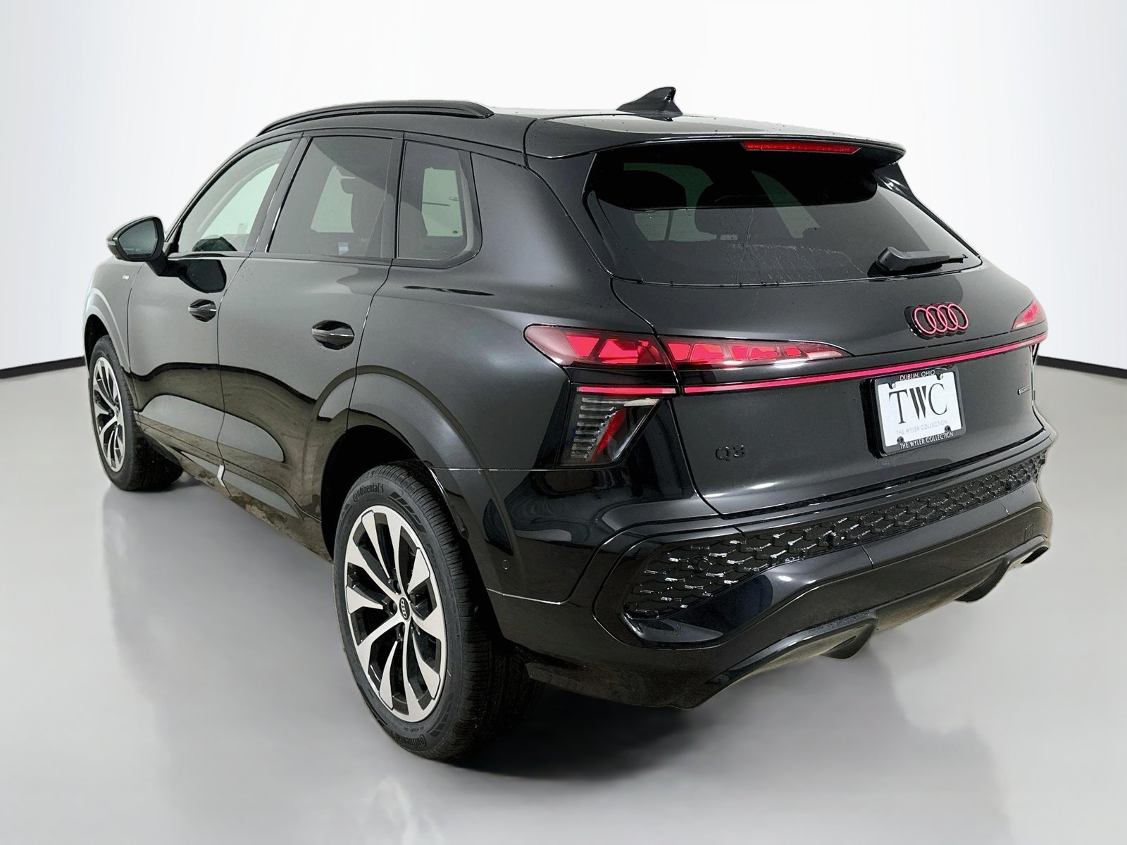 New 2026 Audi Q3 quattro 2.0T AWD/4WD image 7