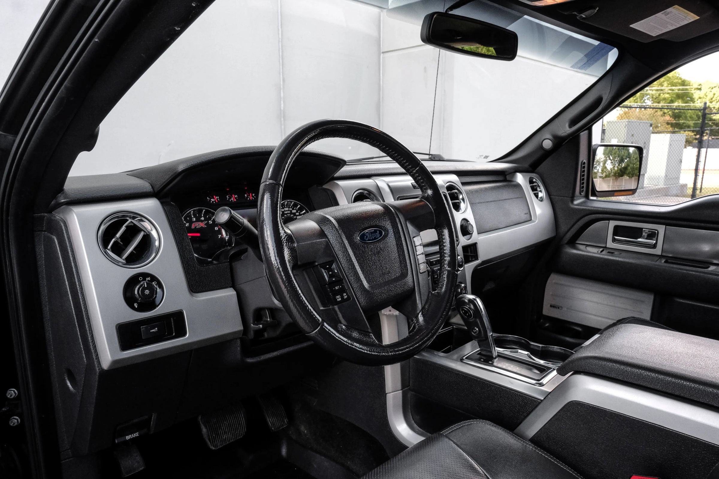 Used 2014 Ford F150 FX4 w/ Equipment Group 402A Luxury AWD/4WD image 3