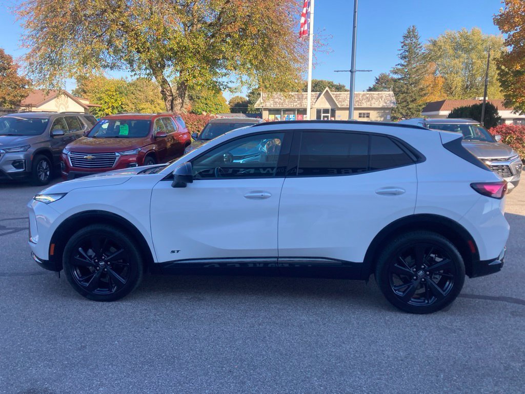 Used 2025 Buick Envision Sport Touring AWD/4WD image 8