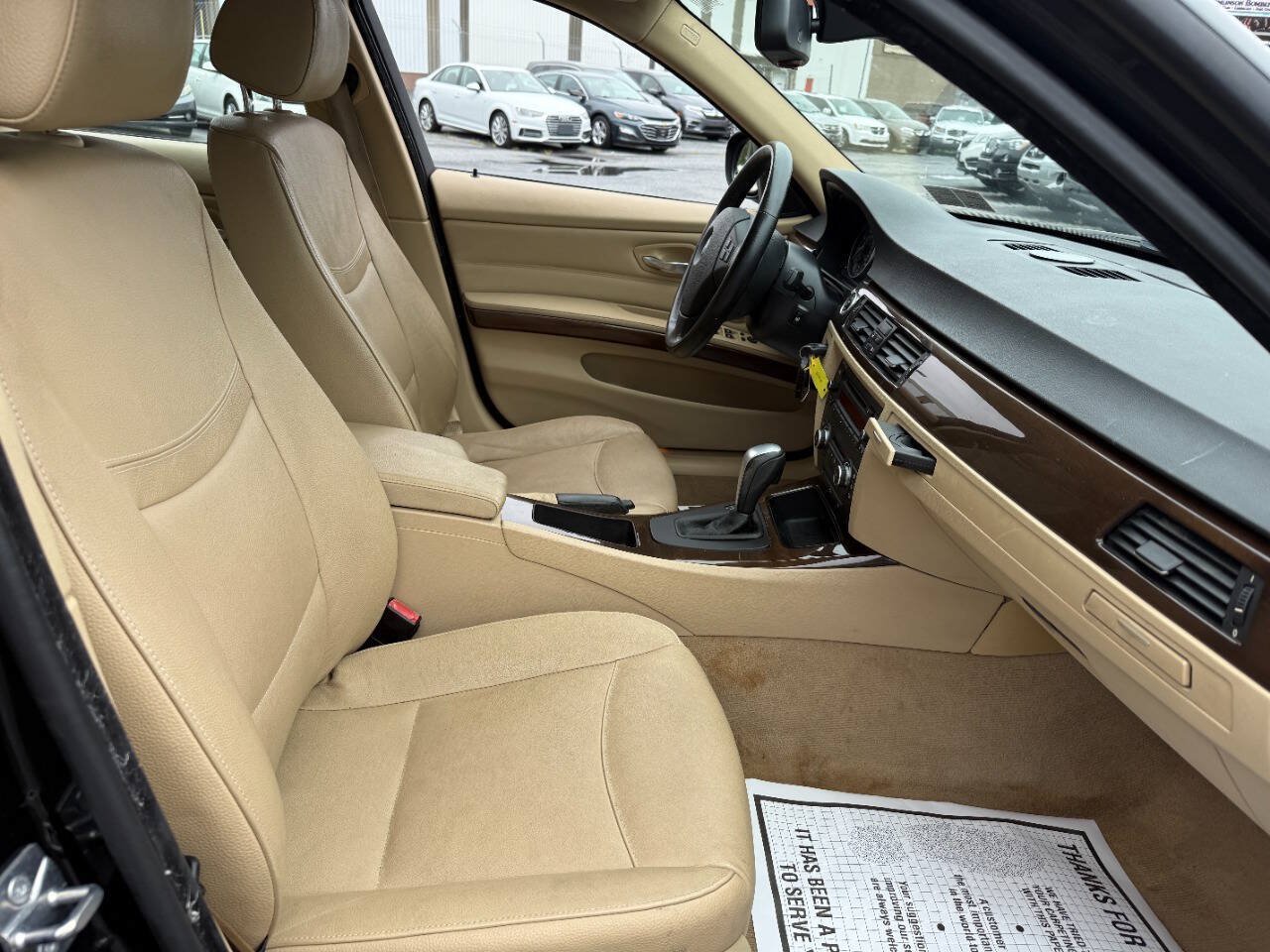 Used 2009 BMW 328i xDrive Sedan AWD/4WD image 32