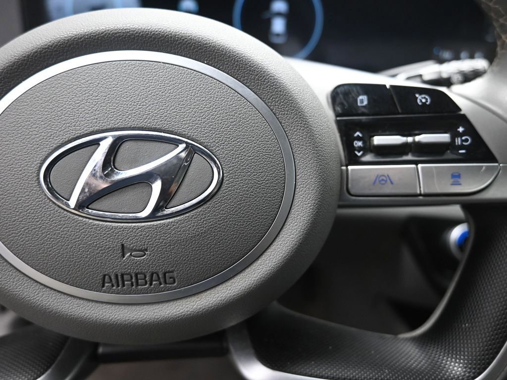 Used 2023 Hyundai Elantra SEL w/ Convenience Package image 14