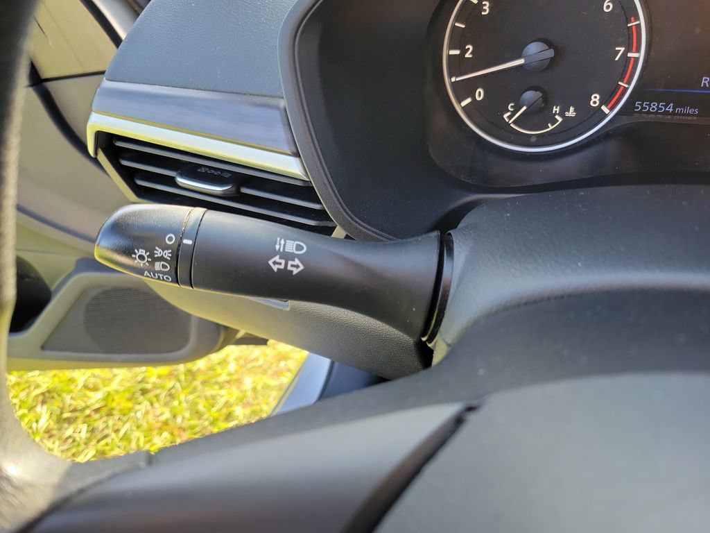 Used 2024 Nissan Altima 2.5 SV FWD image 26