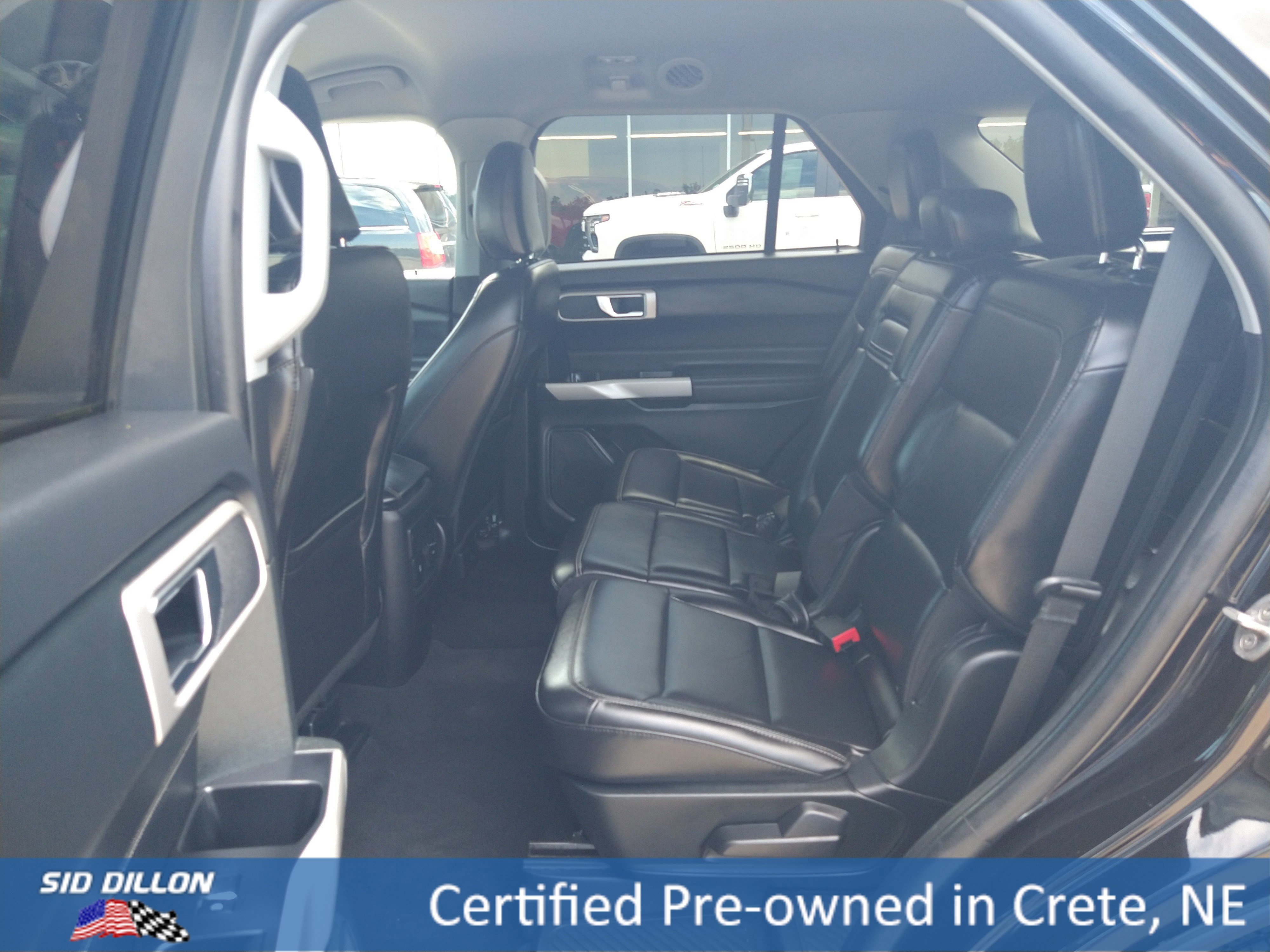 Used 2024 Ford Explorer XLT w/ Equipment Group 202A image 5