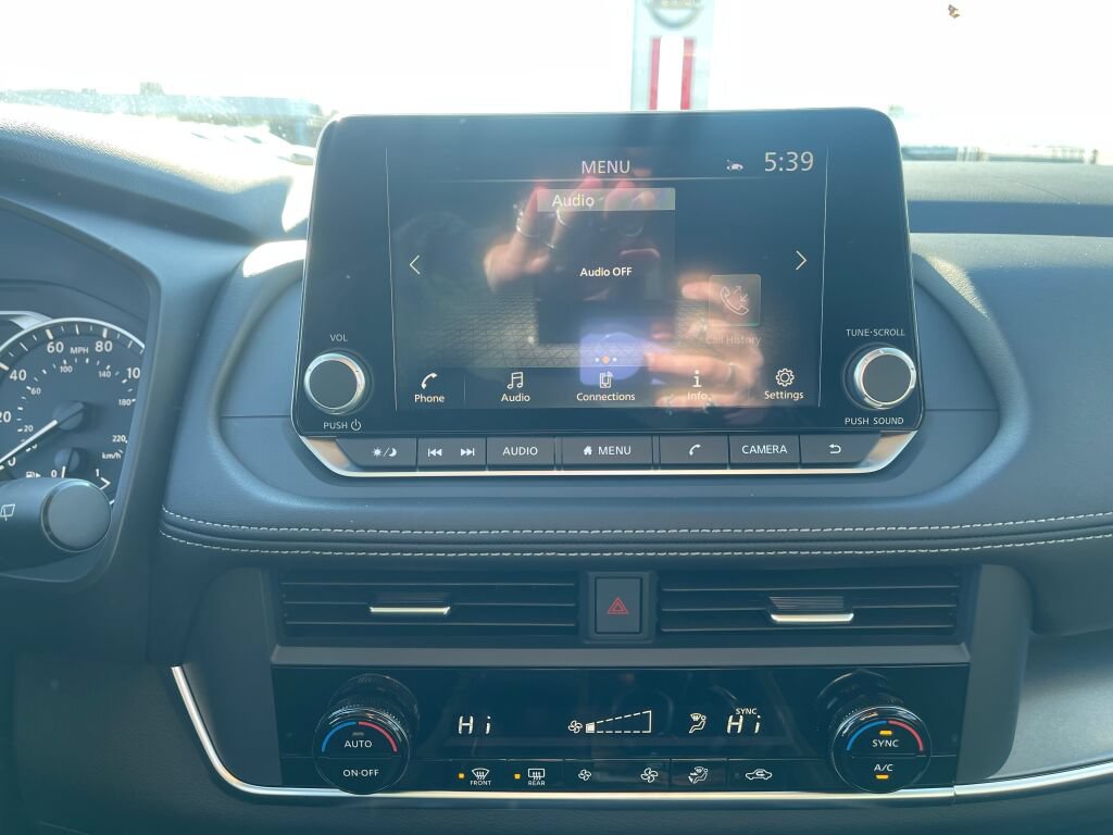 Used 2026 Nissan Rogue SV AWD/4WD image 9