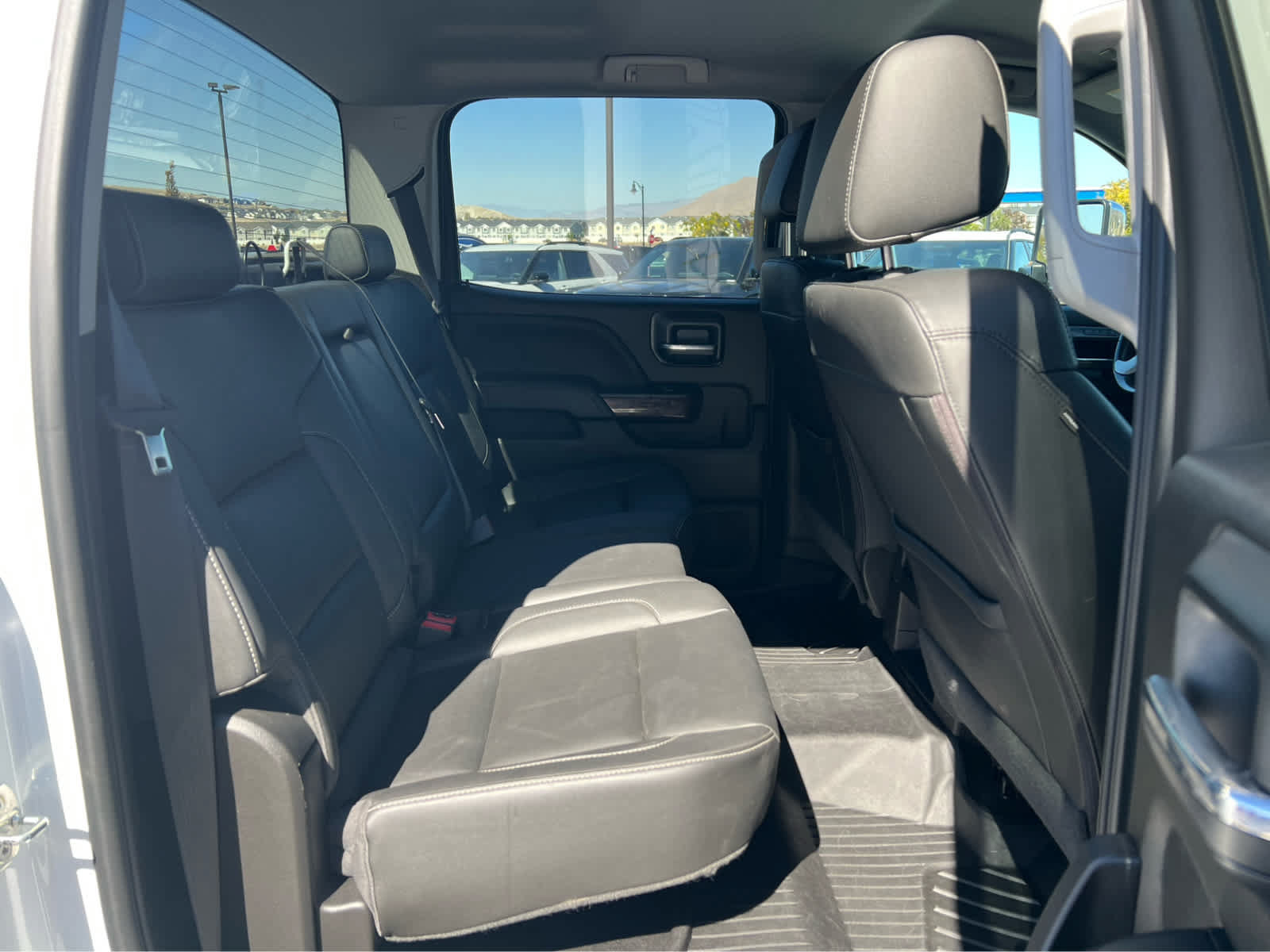 Used 2018 GMC Sierra 2500 SLT w/ Duramax Plus Package AWD/4WD image 18