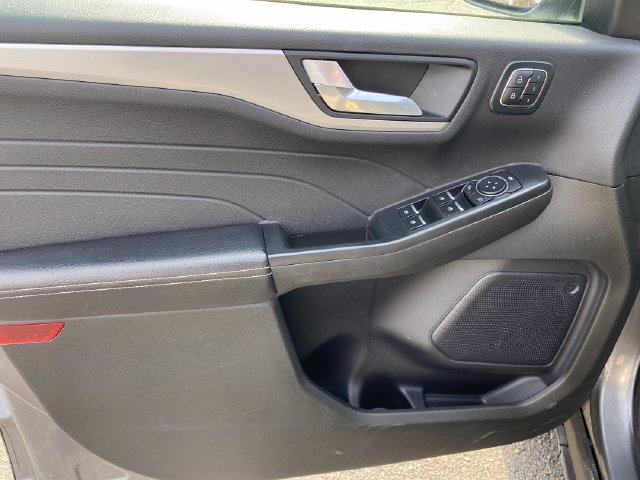 Used 2024 Ford Escape Platinum AWD/4WD image 17