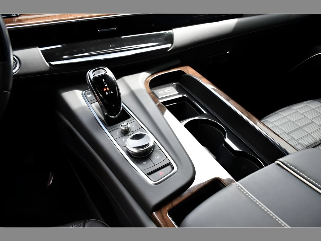 Certified 2023 Cadillac Escalade Premium Luxury Platinum AWD/4WD image 38