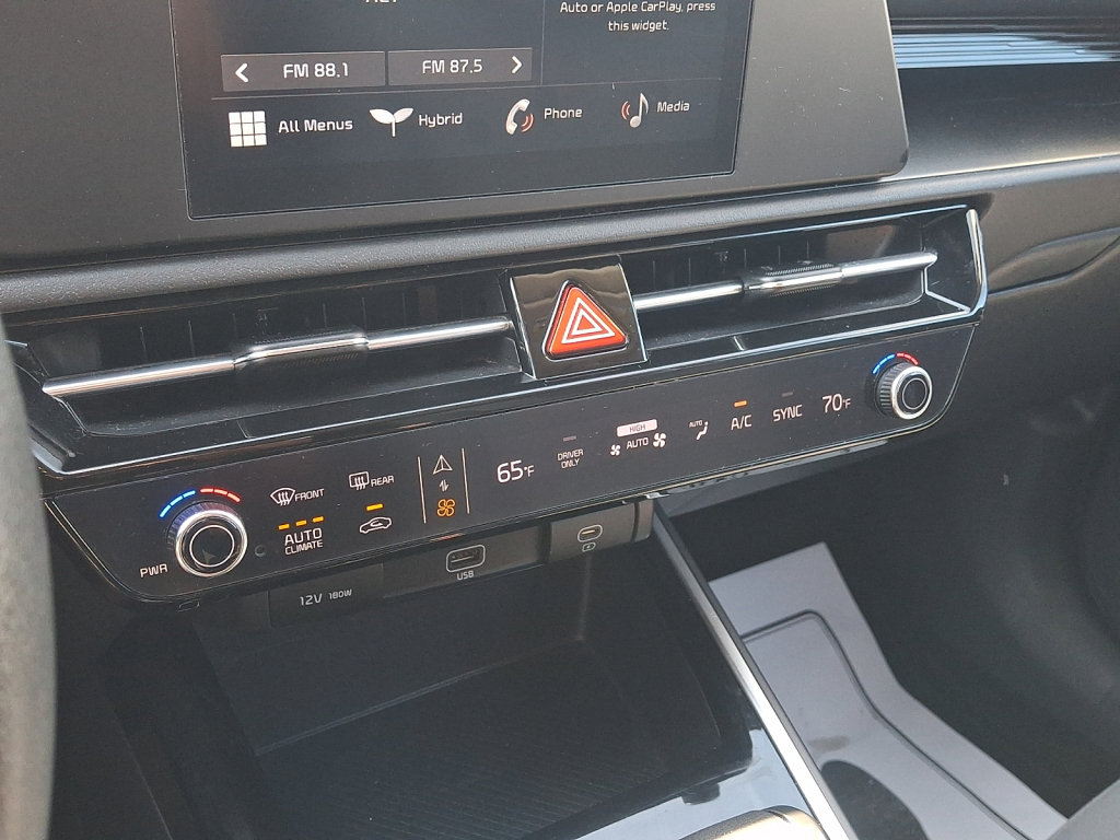 Used 2023 Kia Niro LX FWD image 35