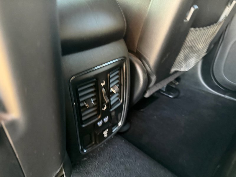 Used 2020 Jeep Grand Cherokee Limited image 16