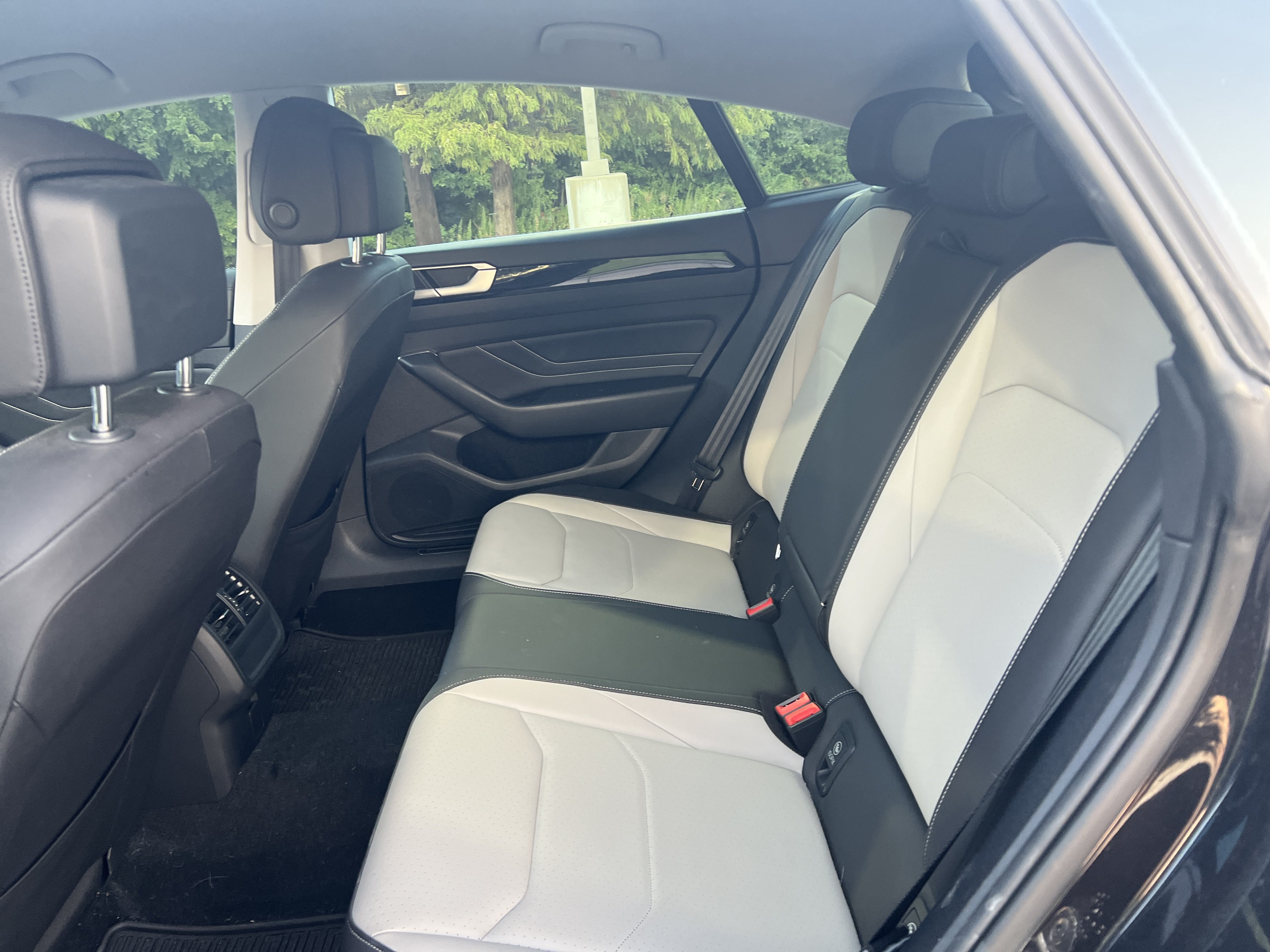 Certified 2021 Volkswagen Arteon SE w/ Arteon MDO Package FWD image 28