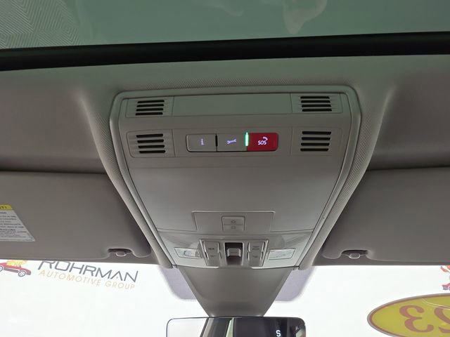 Used 2023 Volkswagen Tiguan SE w/ Panoramic Sunroof Package image 26