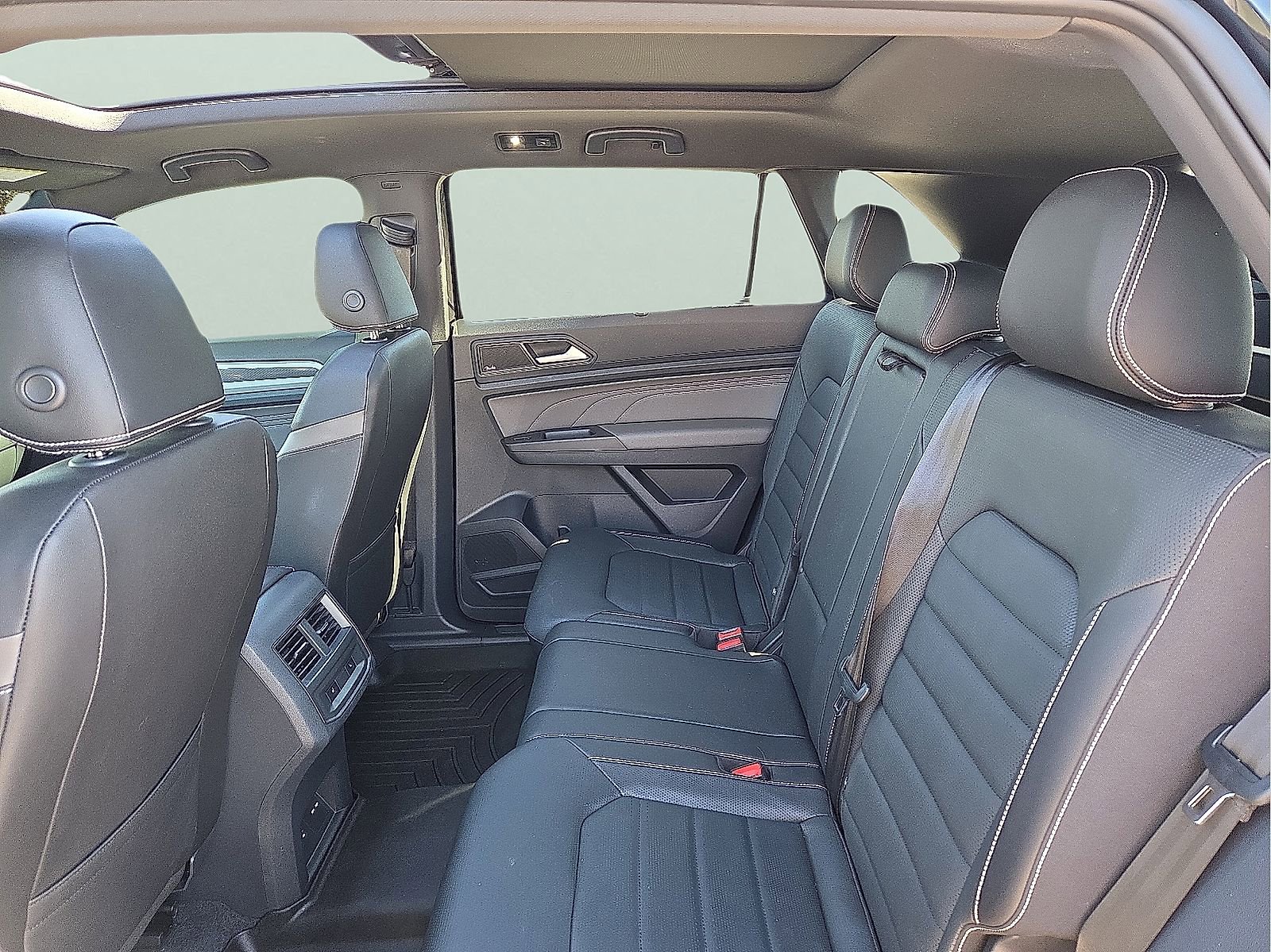 Used 2023 Volkswagen Atlas Cross Sport SEL Premium R-Line image 10