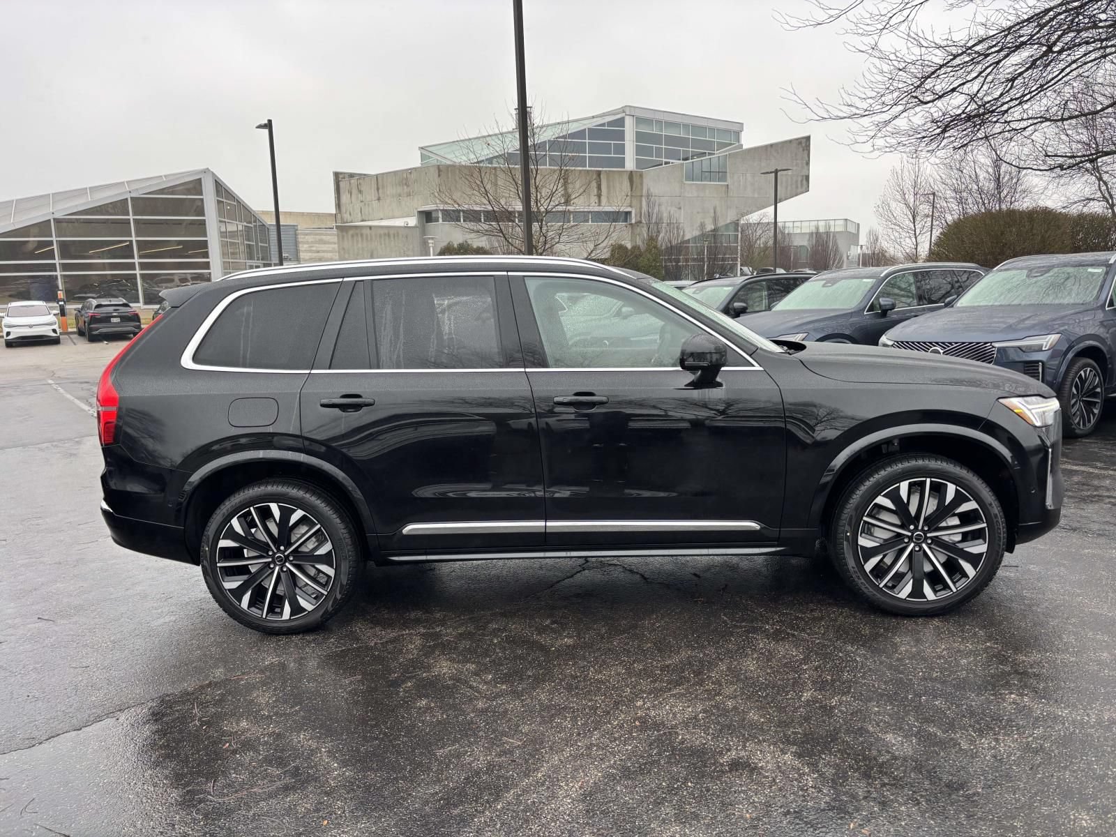 New 2026 Volvo XC90 B6 Plus w/ Protection Package Premier AWD/4WD image 8
