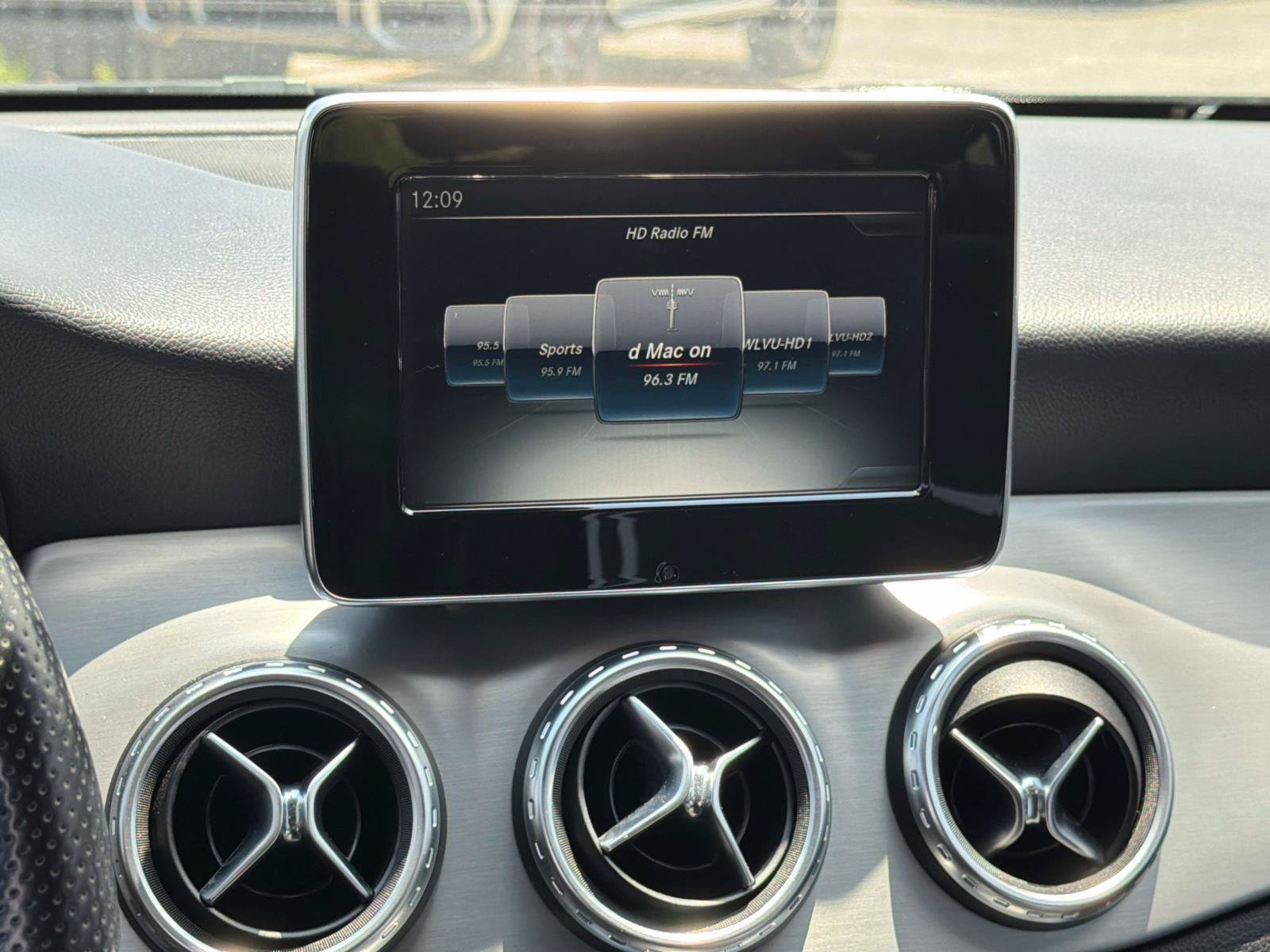 Certified 2016 Mercedes-Benz GLA 250 4MATIC image 14